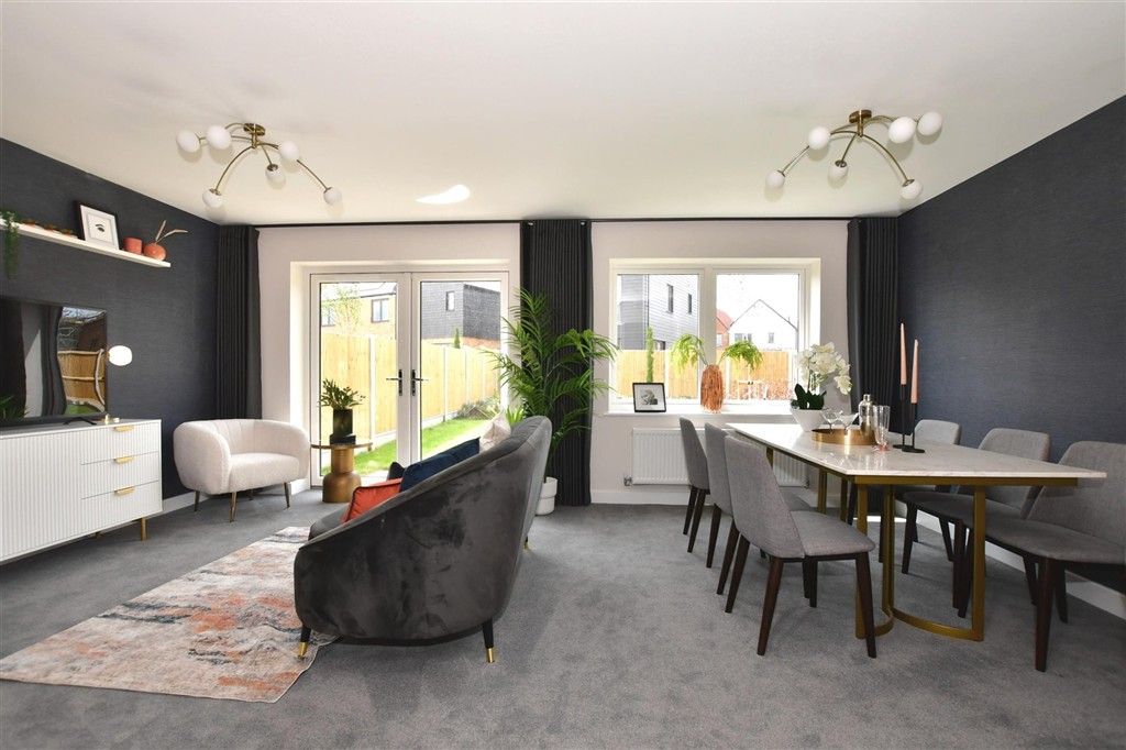 Property photo 3 of 10 Lounge/Dining