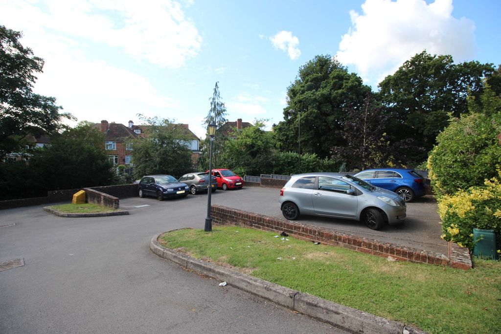 Property photo 2 of 7 Car Park
