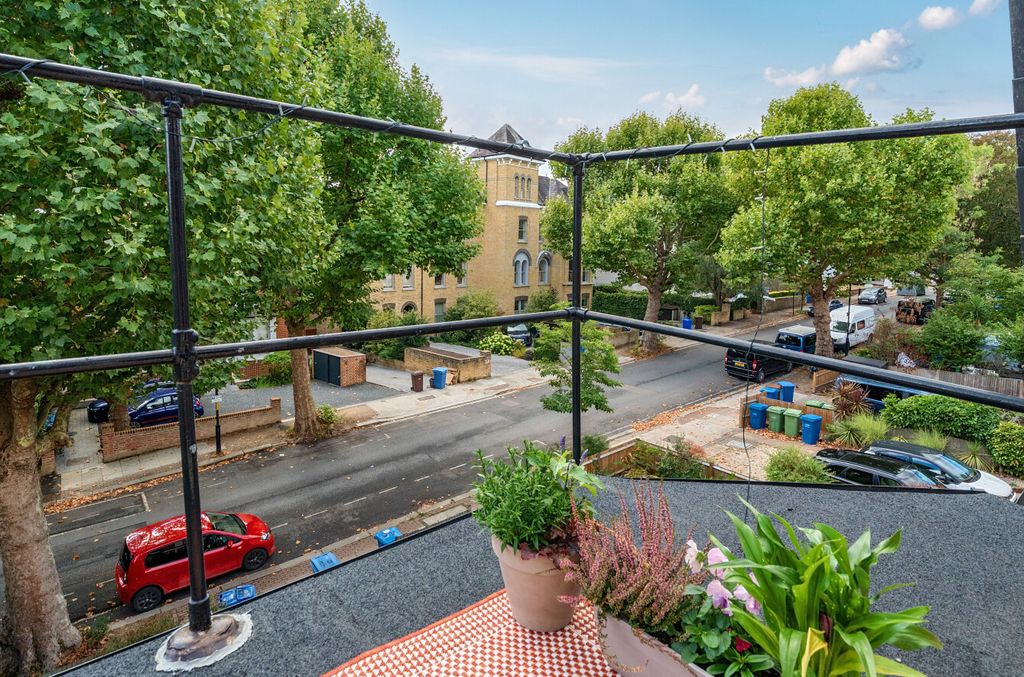 Property photo 3 of 16 1513686-3-1A09045...