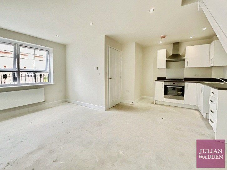 Property photo 2 of 12 Picture No. 14