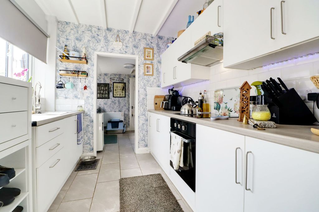 Property photo 2 of 23