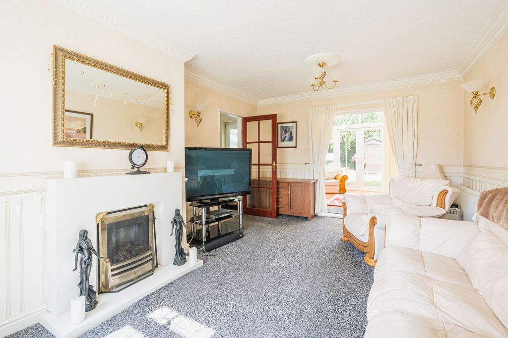 Property photo 2 of 33