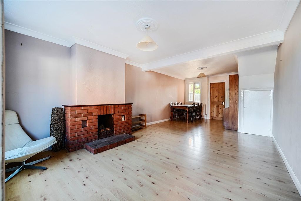 Property photo 3 of 13 1348717-10-68Baa1B130Da9.Jpg