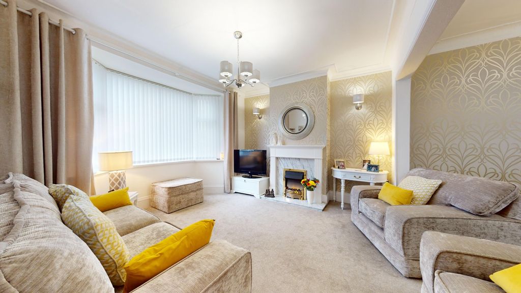 Property photo 2 of 51 3831064