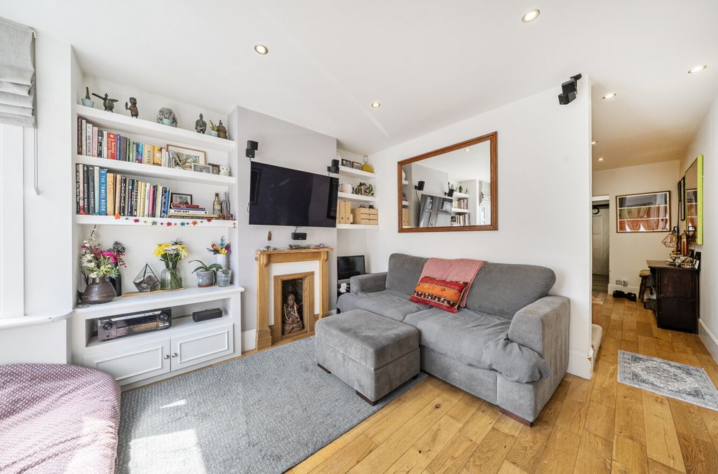 Property photo 2 of 19