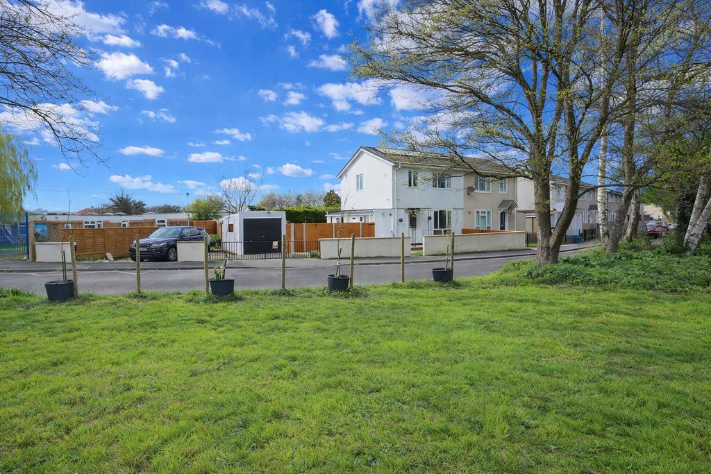 Property photo 2 of 21