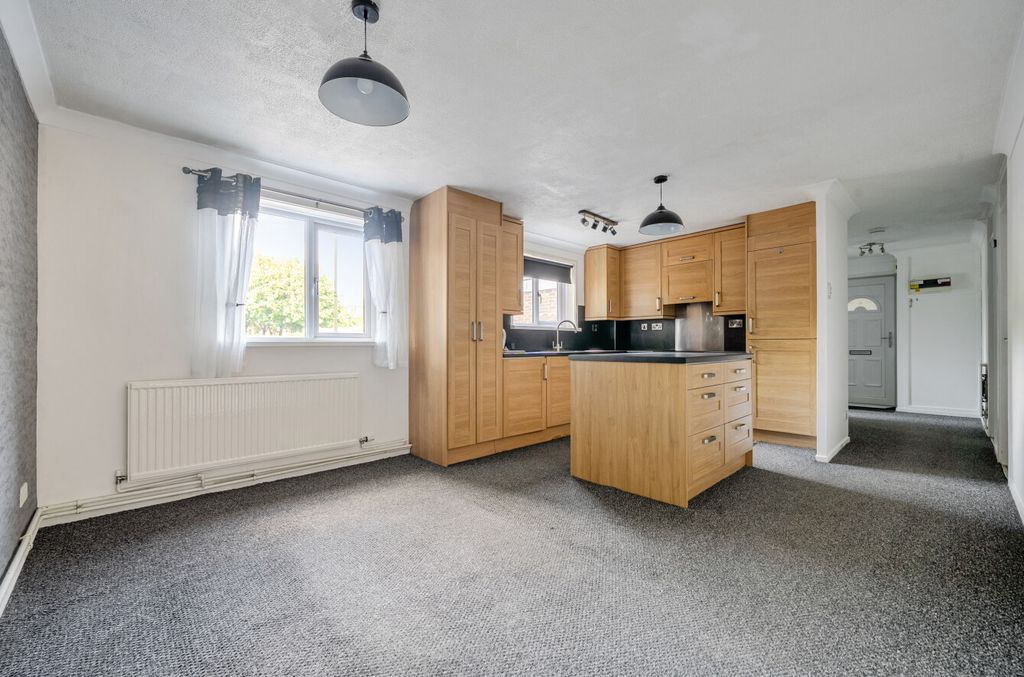 Property photo 2 of 12 1493658-8-6A68E6c...