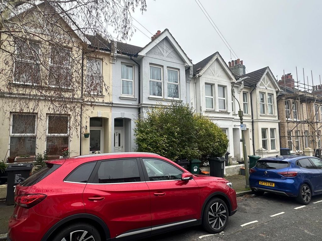 Property photo 1 of 6 Cover