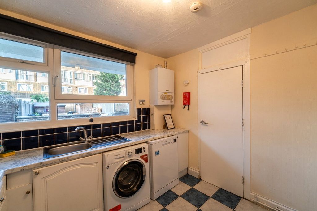 Property photo 3 of 17 Picture No. 12