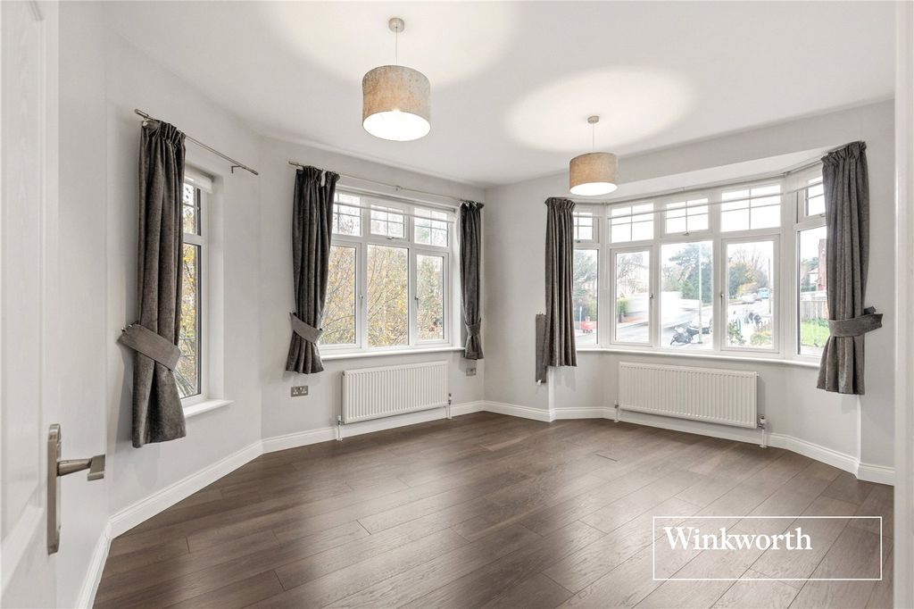 Property photo 2 of 14 Picture No. 07