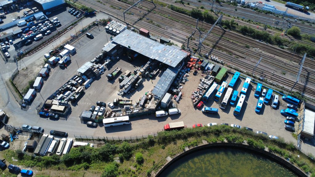 Property photo 1 of 2