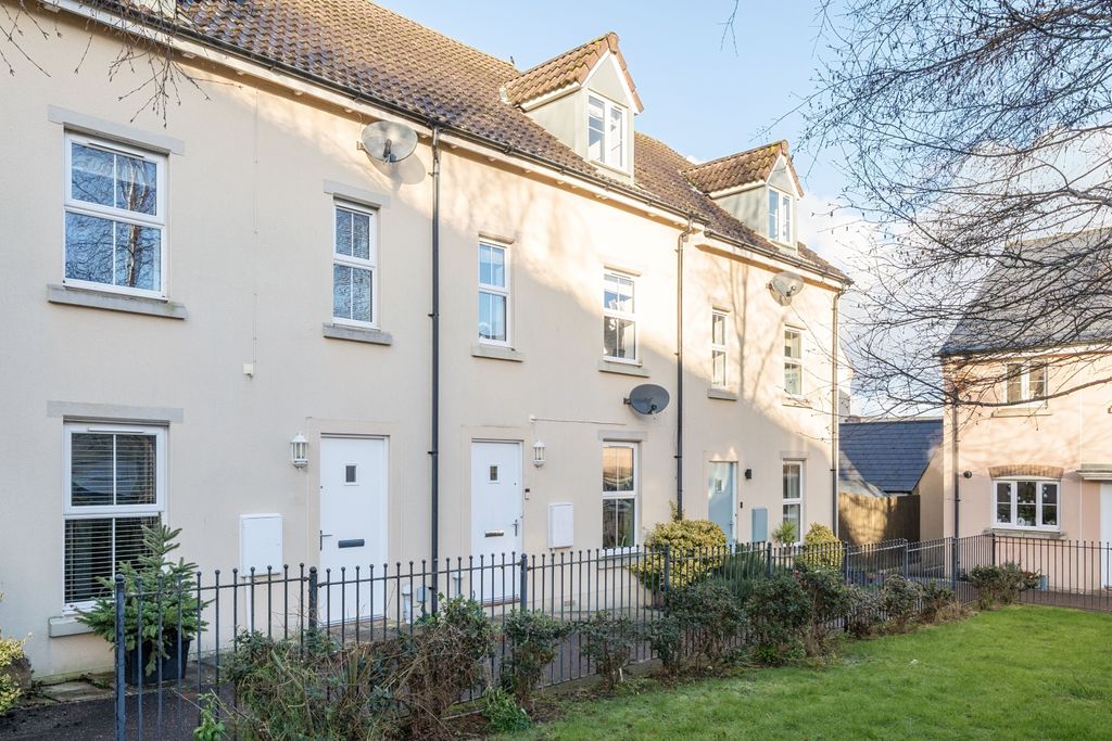 Property photo 1 of 19 1394827-19-695ba19A5F06c