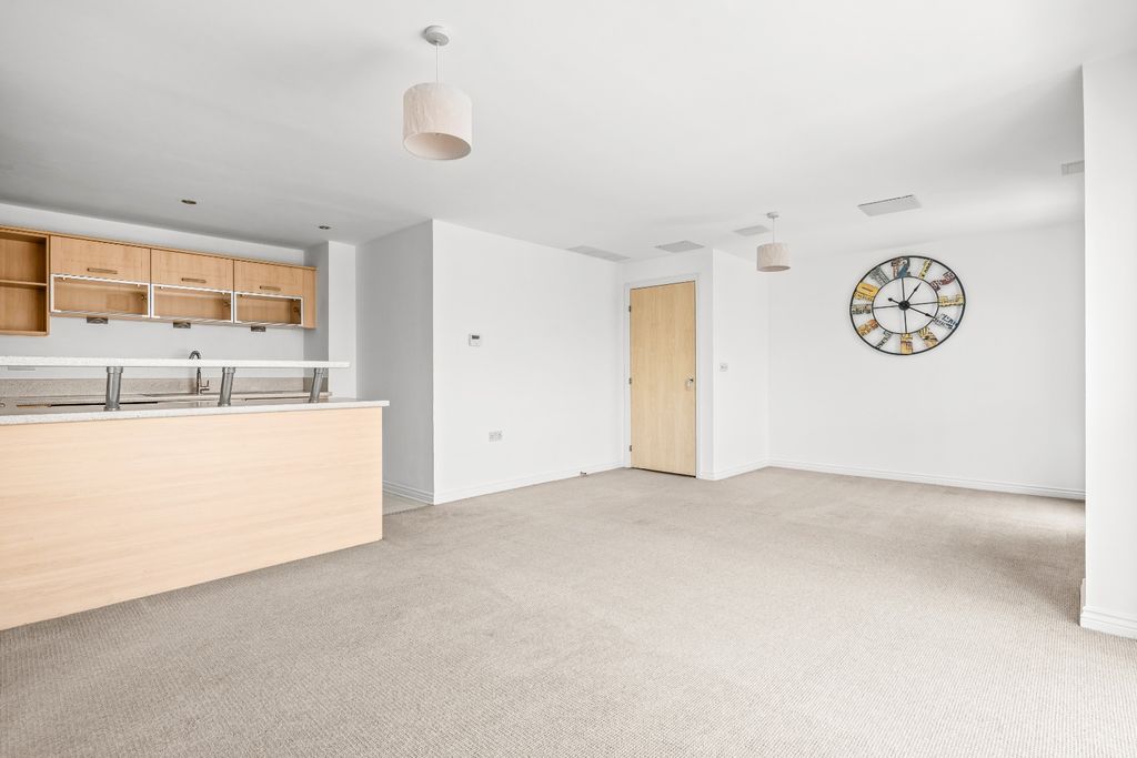 Property photo 1 of 18 4308391