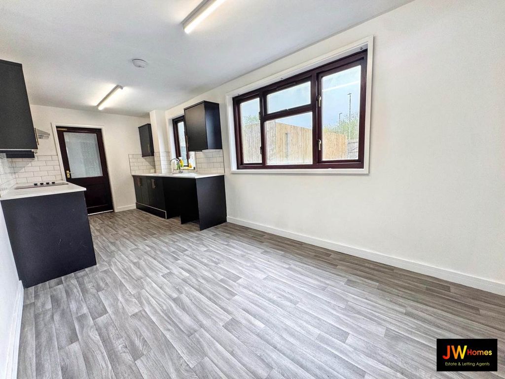 Additional image 9 of 3 bed property to rentBryncelyn, Treharris CF46