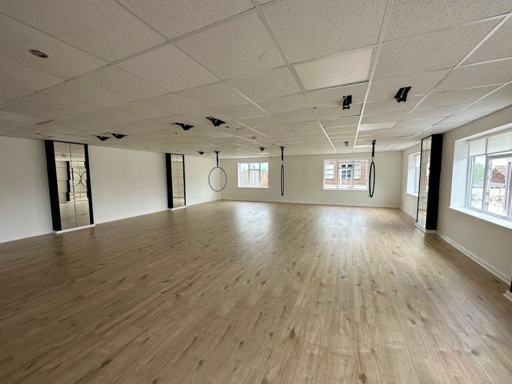 Property photo 2 of 3