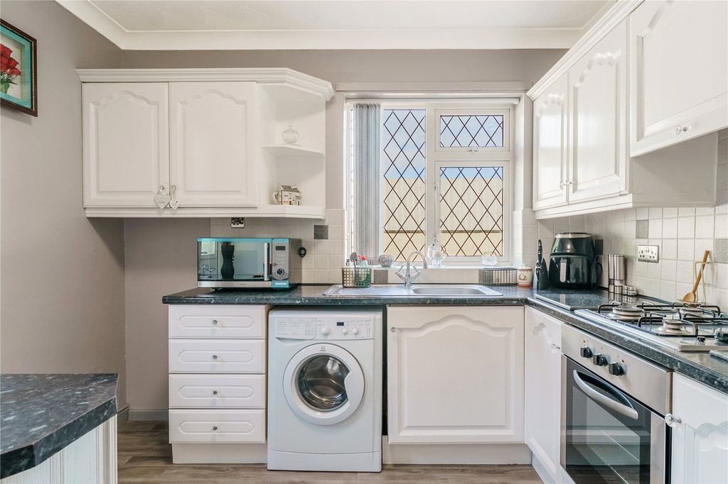 Property photo 2 of 38 Picture No. 05