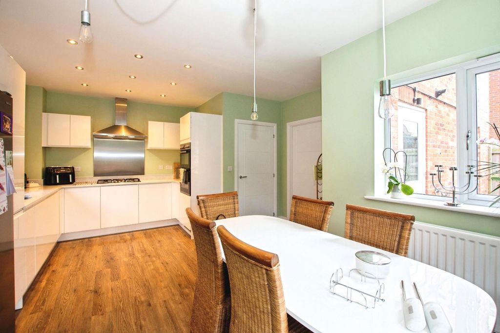 Property photo 2 of 20 User_Edited_Photo-15B3F0A6_User-Edited-d45A260B-76