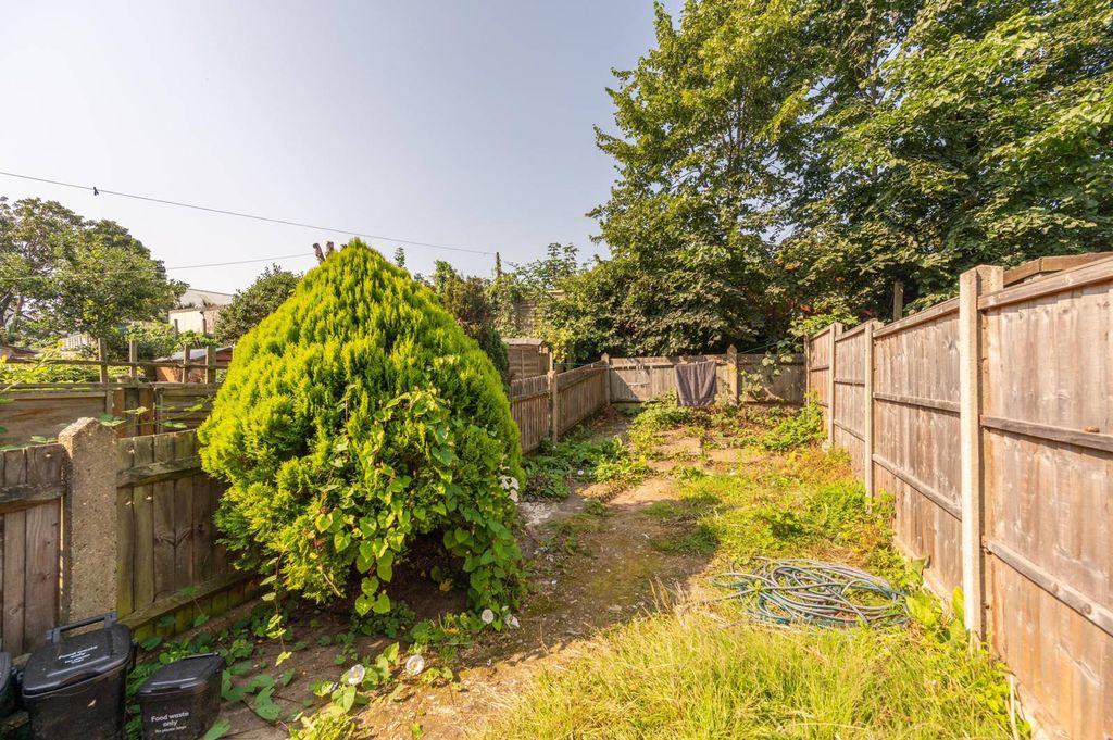 Property photo 3 of 11