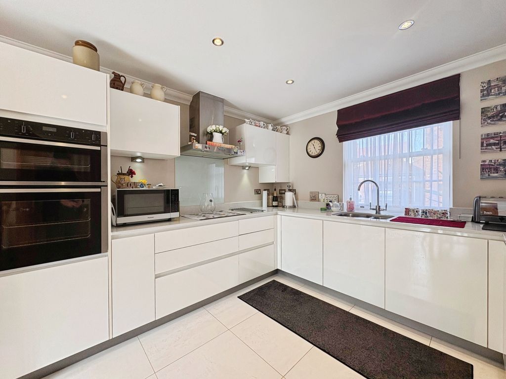 Property photo 2 of 23 3409c727-28