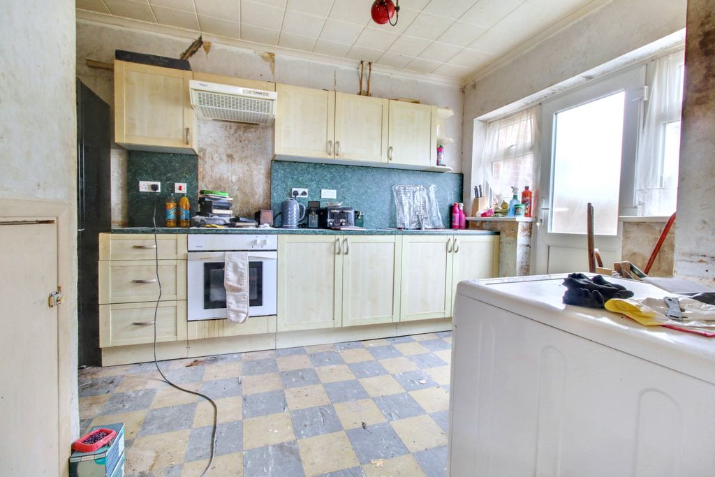 Property photo 3 of 8