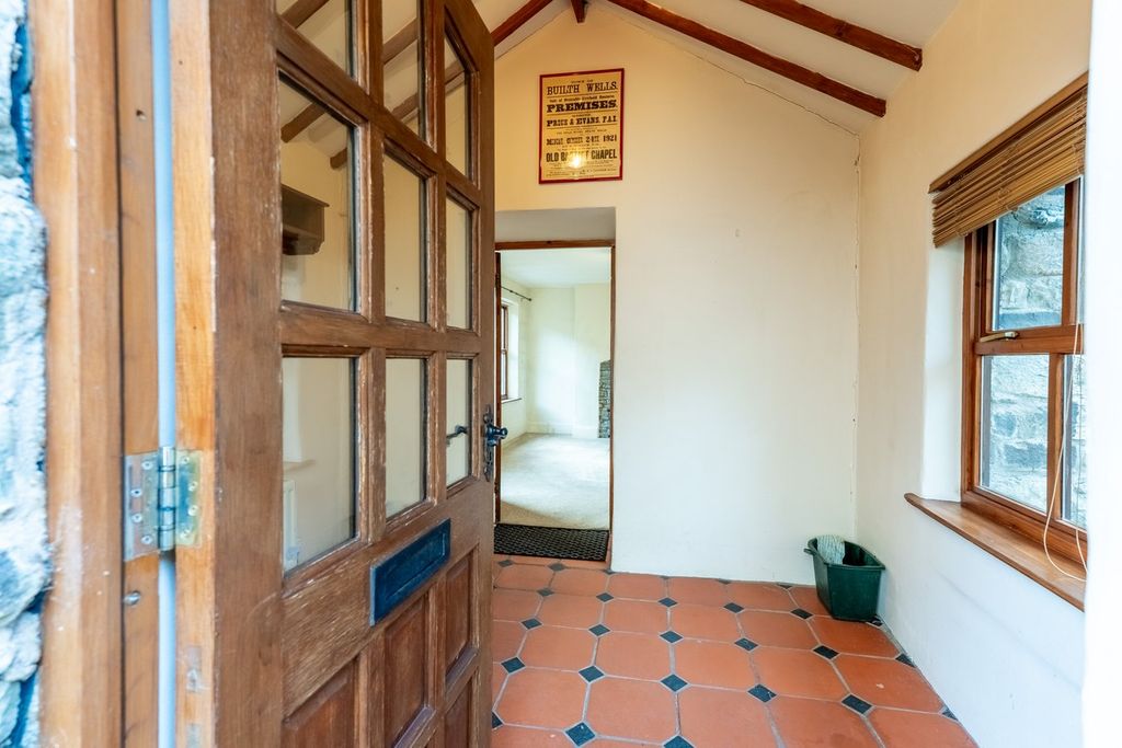 Property photo 3 of 40