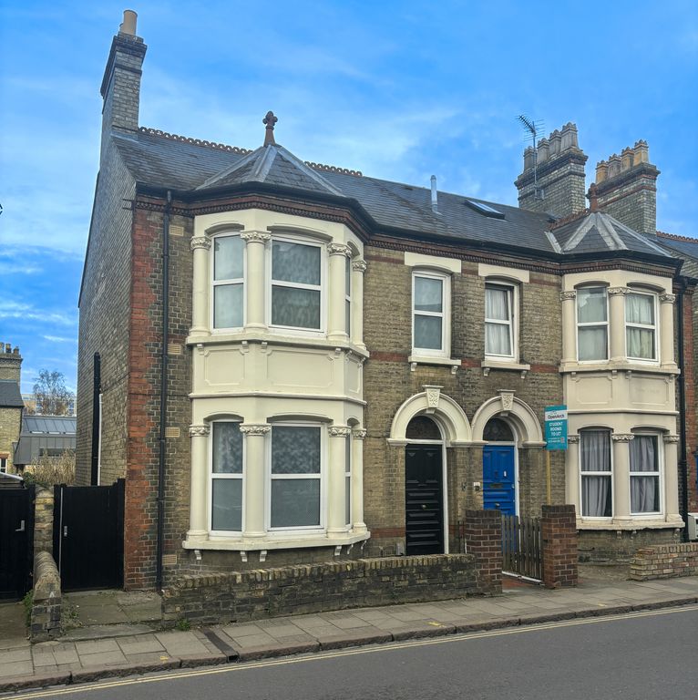Property photo 1 of 11 Front
