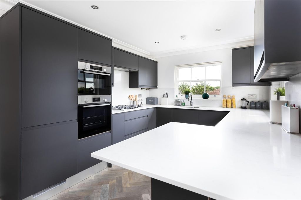 Property photo 3 of 12 Helliwell &amp; Co