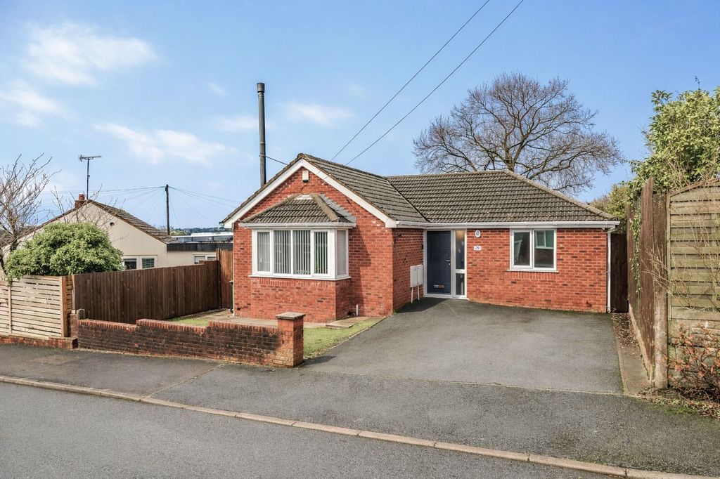 Property photo 2 of 32