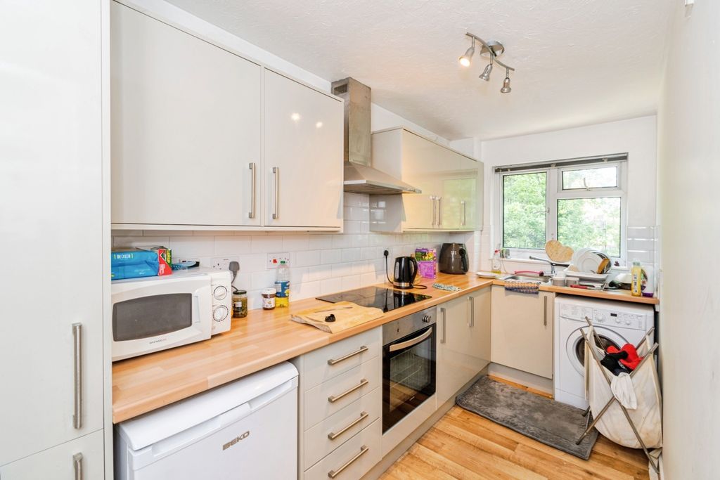 Property photo 2 of 7 Pbox-Img.Jpg