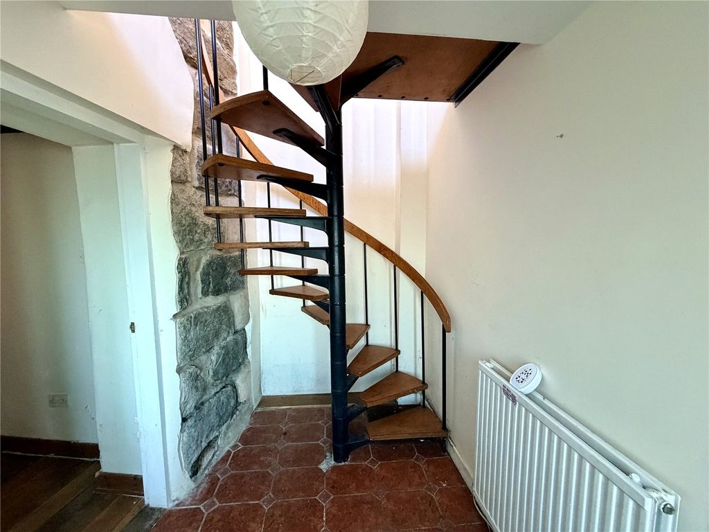 Property photo 2 of 13 Picture No. 17