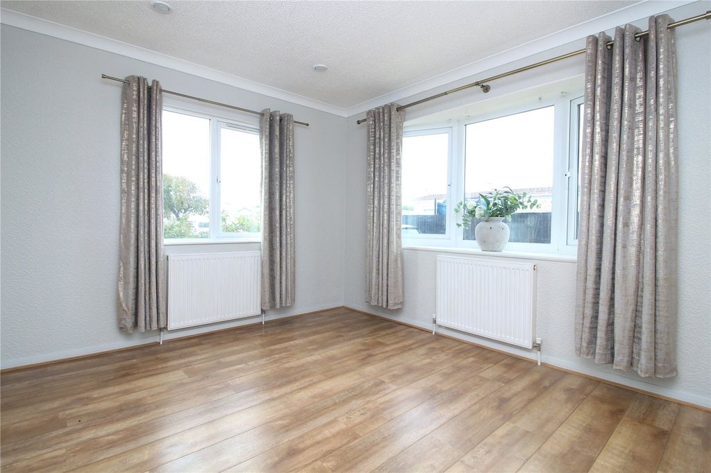 Property photo 3 of 7 Picture No. 04