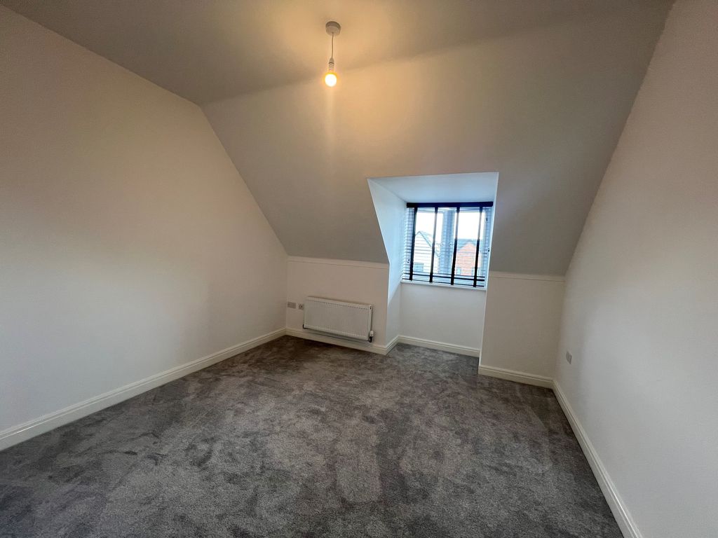 Property photo 1 of 4 Bedroom