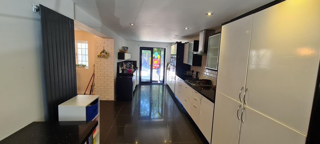 Property photo 3 of 13 Image