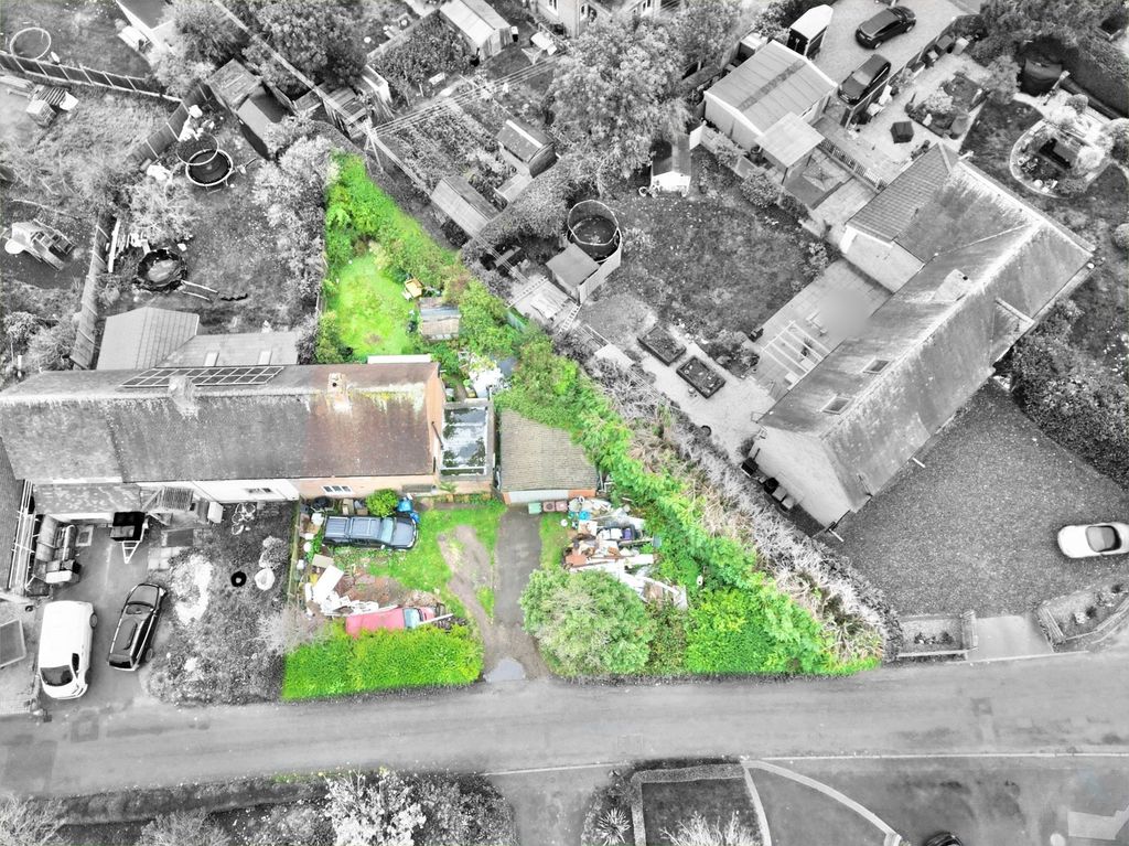 Property photo 2 of 21