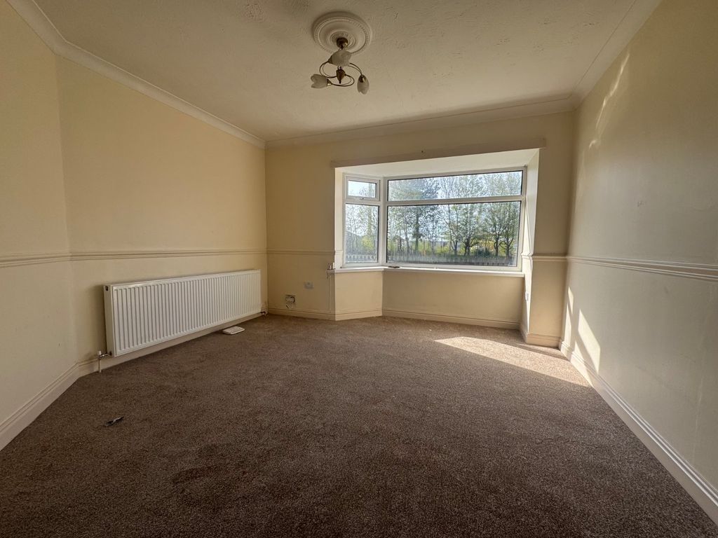 Property photo 2 of 11 Picture No. 18