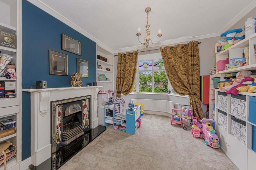 Property photo 3 of 38