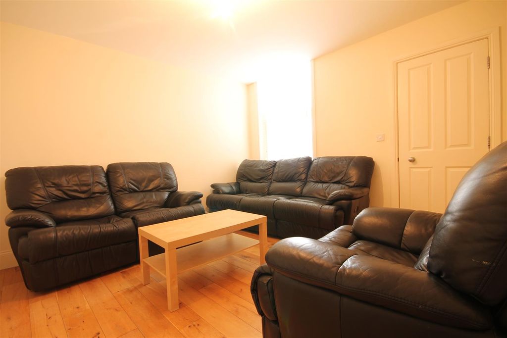 Property photo 2 of 10 1526.Jpg