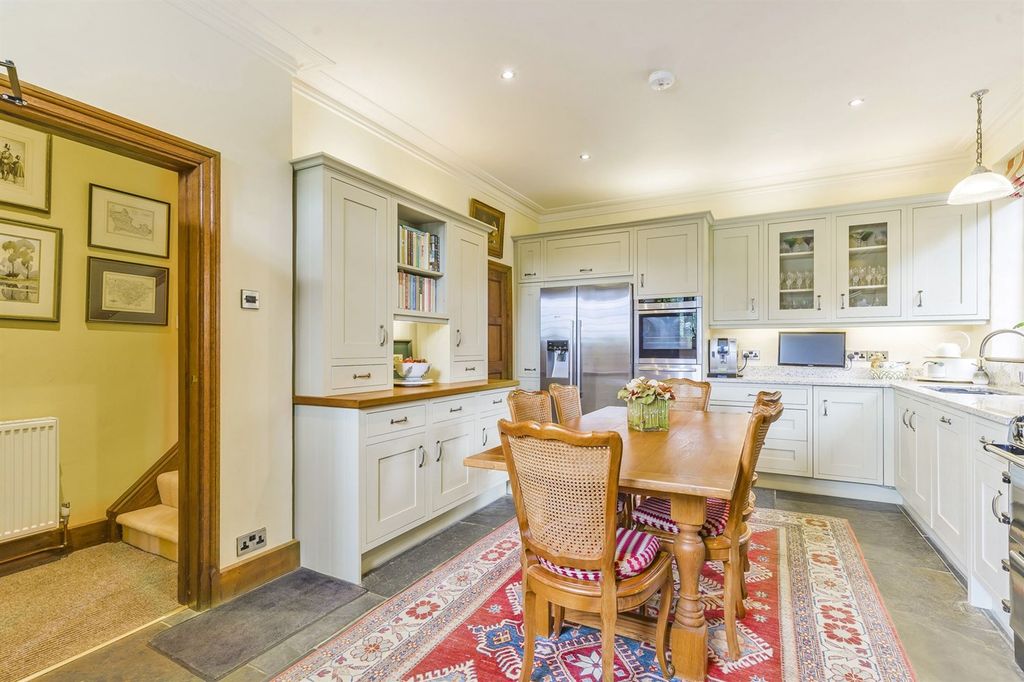 Property photo 2 of 14 Kitchen / Dining Room