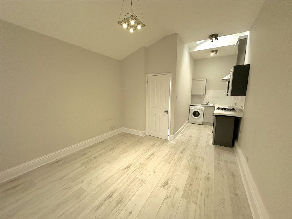 Property photo 1 of 11 Picture No. 06