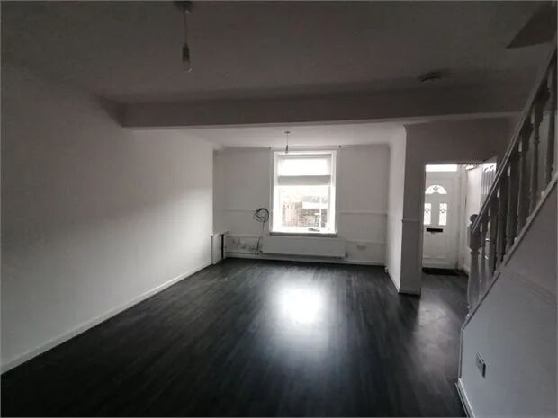 Property photo 3 of 7 Lounge
