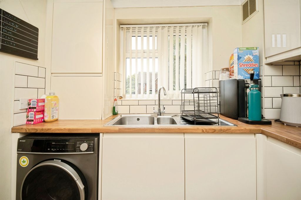 Property photo 3 of 21