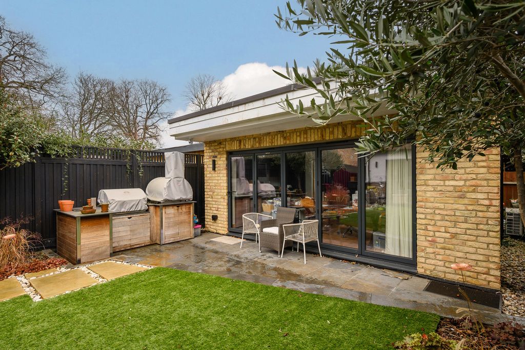 Property photo 2 of 14