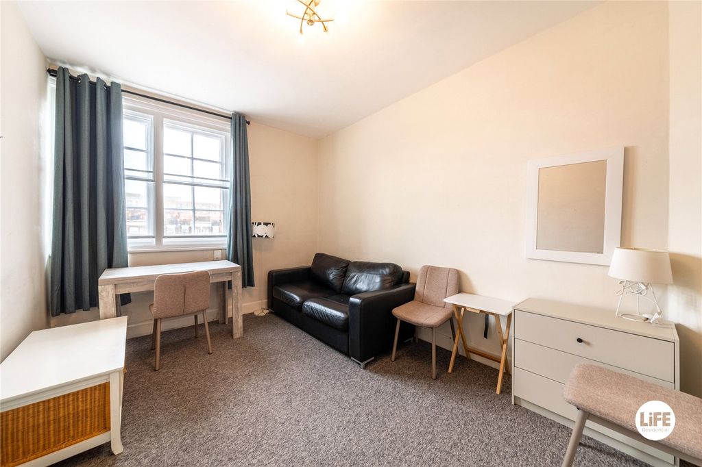 Property photo 1 of 11 Picture No. 05