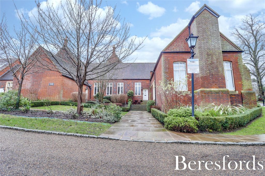 Property photo 1 of 21 Front