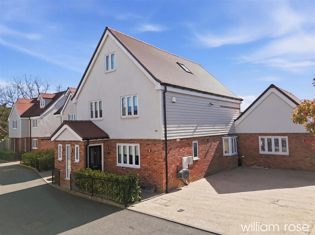 Property photo 2 of 22 1_001_Dji_20260326104350_0001_d_Reedit_8c140Dac.Jp