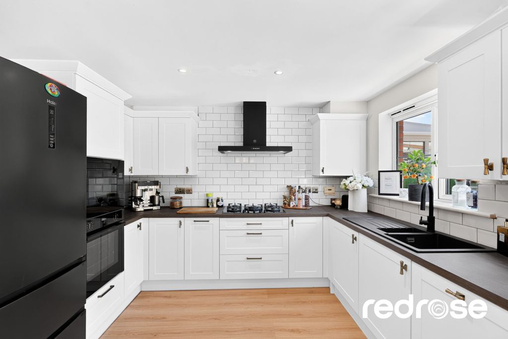 Property photo 3 of 25 Web_79 Sunningdale Dr-14-2500Px