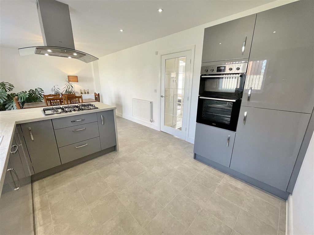 Property photo 3 of 38 Kitchen
