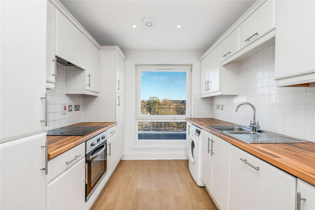 Property photo 3 of 21 Kitchen