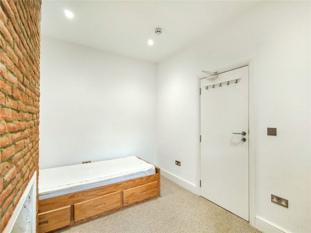 Property photo 3 of 11 Picture No. 13