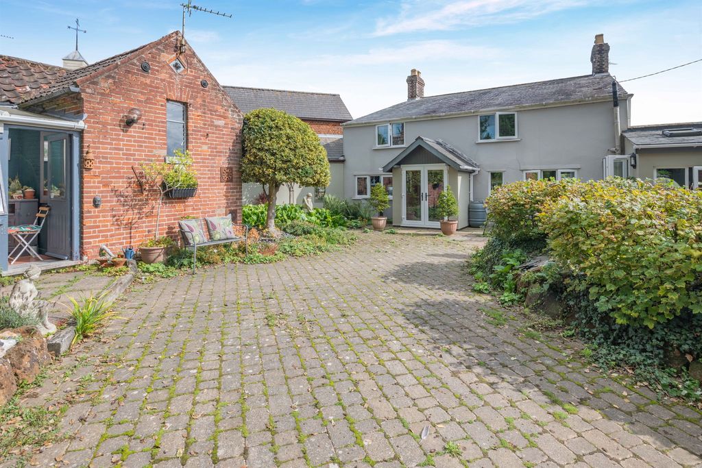 Property photo 1 of 19